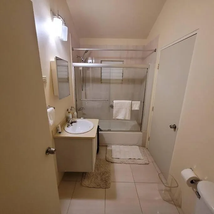 Gated Cozy Urban Luxe Retreat Villa Portmore 0*,  Jamaica
